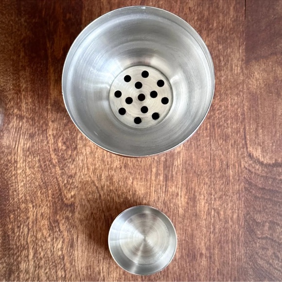 [SOLD] Rare SKYFALL IMAX Cocktail Martini Shaker Stainless- James Bond 007 Craig - Picture 7 of 7